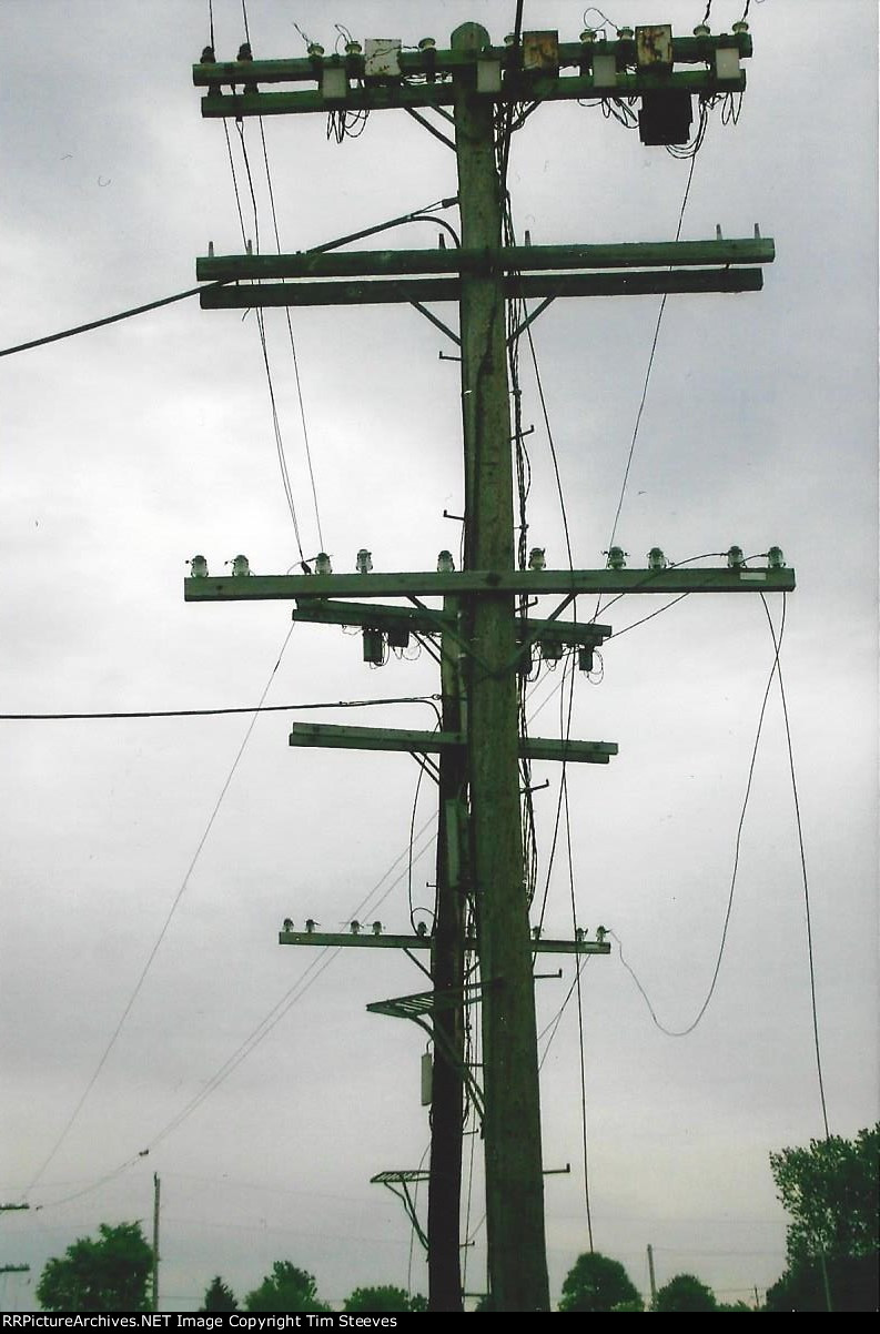 Hydro pole